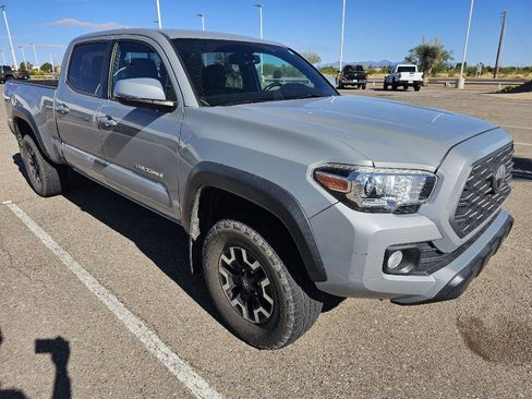 Used 2021 Toyota Tacoma TRD Off-Road w/ Technology Package AWD/4WD image 9