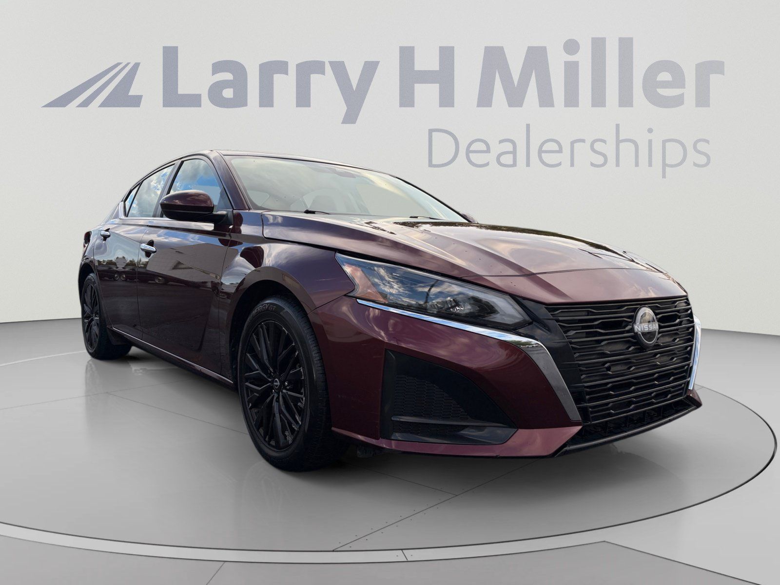 Used 2025 Nissan Altima 2.5 SV w/ SV Special Edition Package FWD image 7