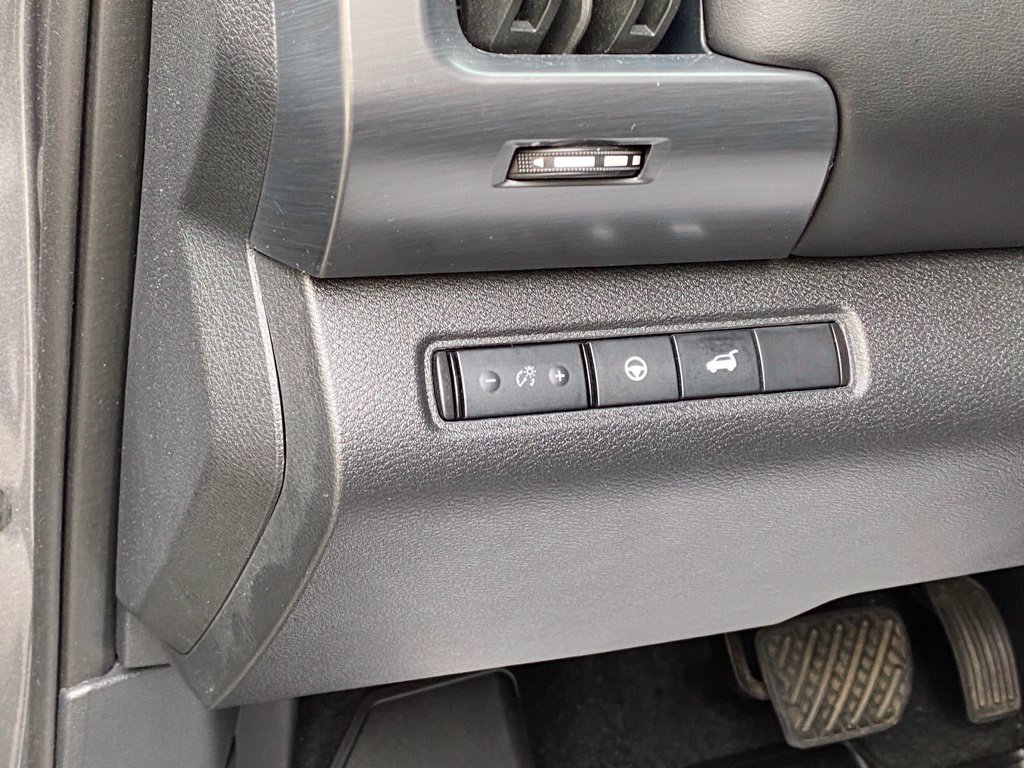 Used 2025 Nissan Pathfinder Rock Creek AWD/4WD image 13