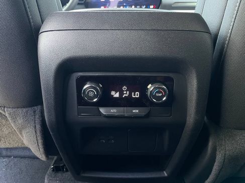 New 2026 Chevrolet Traverse LT FWD image 30