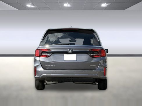 New 2026 Honda Odyssey Touring image 9