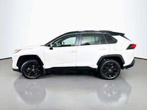 Used 2022 Toyota RAV4 XSE AWD/4WD image 4