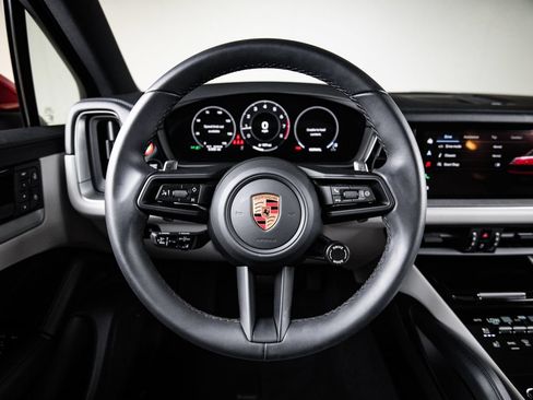 Certified 2026 Porsche Cayenne AWD/4WD image 26