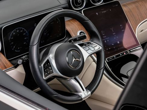 Used 2024 Mercedes-Benz GLC 300 4MATIC image 20