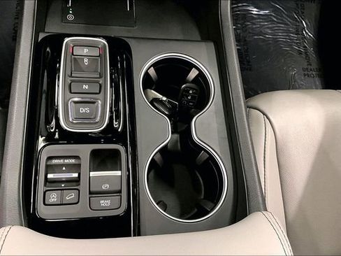 Used 2025 Honda Pilot Touring image 38