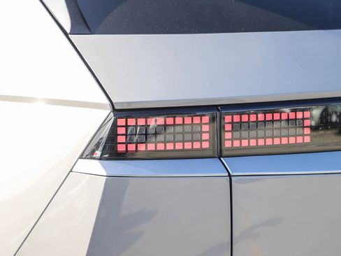 New 2026 Hyundai Ioniq 5 SEL image 9