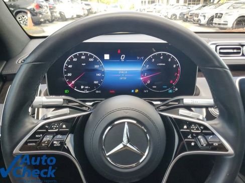 Used 2022 Mercedes-Benz S 500 4MATIC w/ AMG Line Package image 21