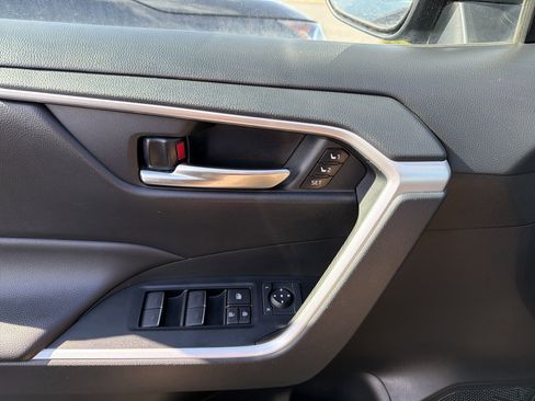 Used 2023 Toyota RAV4 XLE Premium image 13