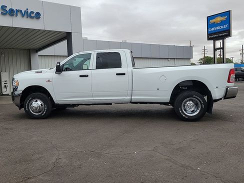 Used 2024 RAM 3500 Tradesman w/ Chrome Appearance Group AWD/4WD image 2