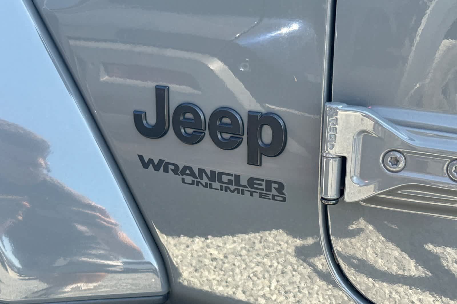 Used 2021 Jeep Wrangler Unlimited Sahara AWD/4WD image 13