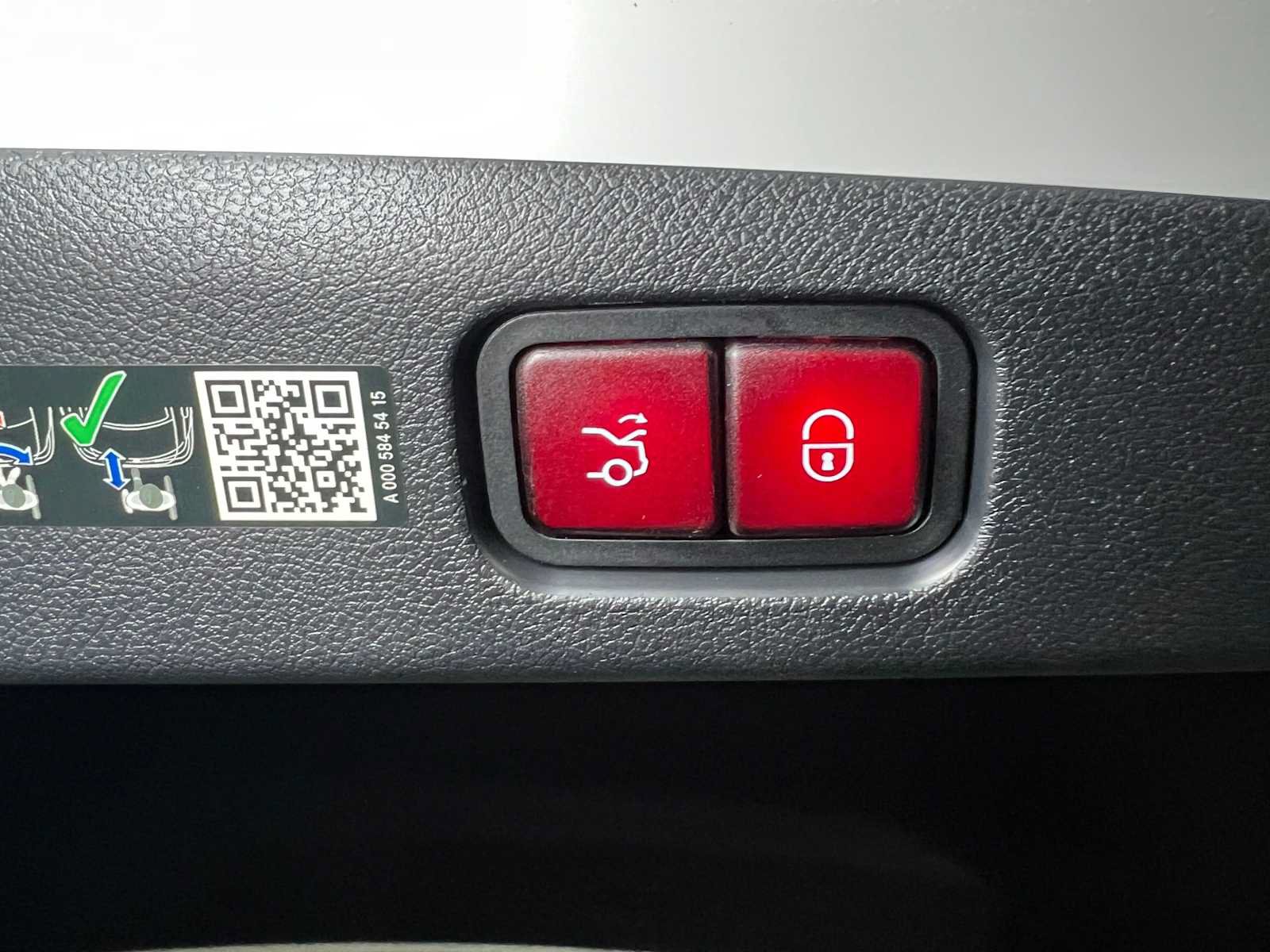 Used 2025 Mercedes-Benz E 350 Sedan image 16