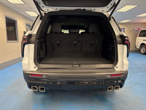 New 2026 Chevrolet Traverse LT w/ Midnight/Sport Edition AWD/4WD image 8