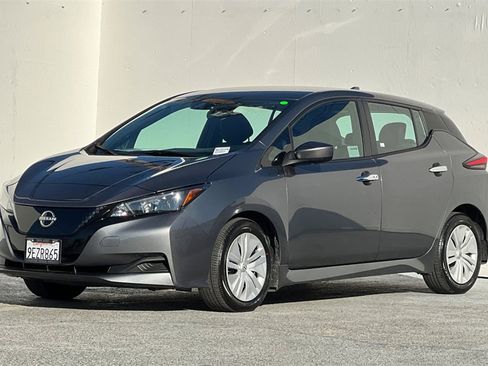Used 2023 Nissan Leaf S image 8