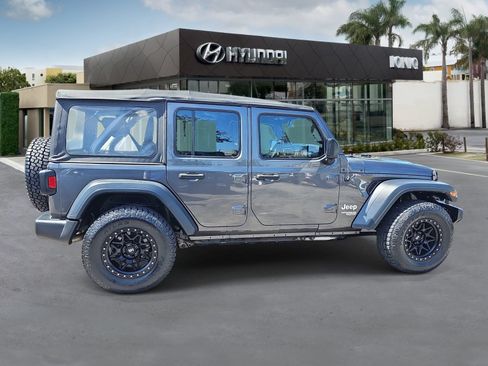 Used 2018 Jeep Wrangler Unlimited Sport AWD/4WD image 2