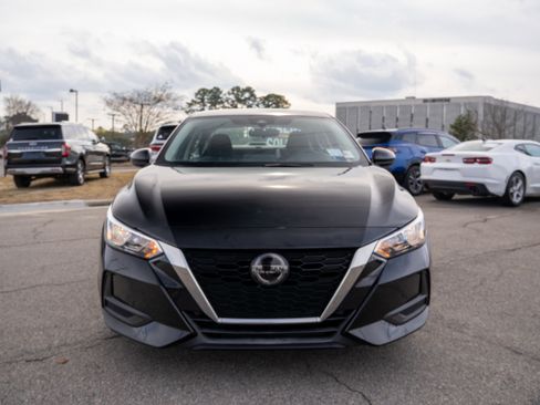 Used 2023 Nissan Sentra SV image 3