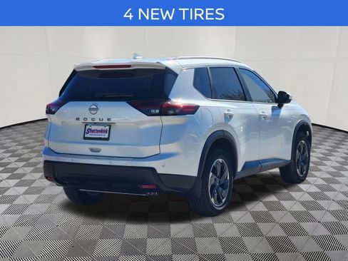 New 2025 Nissan Rogue SV w/ SV Premium Package FWD image 4