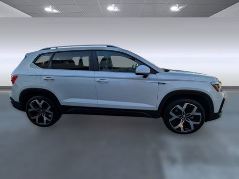 Used 2023 Volkswagen Taos SEL image 8