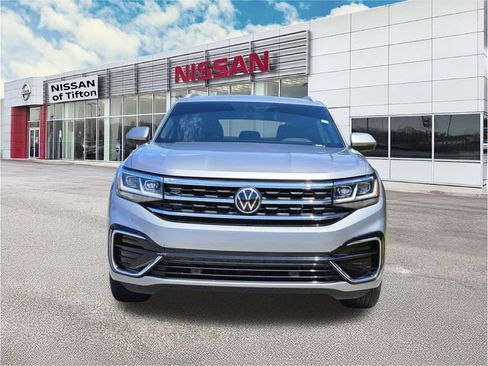 Used 2021 Volkswagen Atlas Cross Sport SE w/ Panoramic Sunroof Package FWD image 2