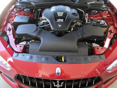 Used 2018 Maserati Ghibli image 34