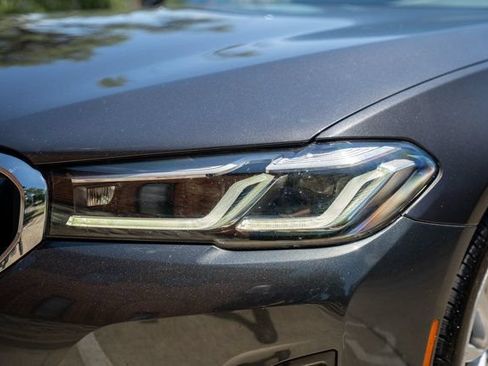 Used 2022 BMW 530i w/ Convenience Package RWD image 15