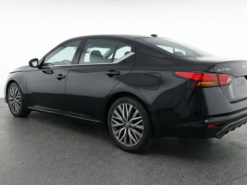 Used 2025 Nissan Altima 2.5 SV image 6