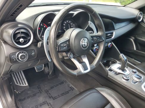Used 2022 Alfa Romeo Giulia Sprint image 16