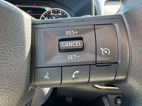 Certified 2025 Nissan Rogue S FWD image 17