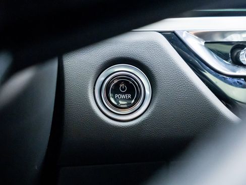 Certified 2025 Cadillac Lyriq Luxury w/ LPO, Floor Liner Package AWD/4WD image 25