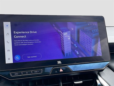 Used 2024 Toyota Venza XLE image 13