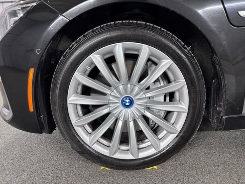 Used 2022 BMW 745e xDrive w/ Premium Package AWD/4WD image 21