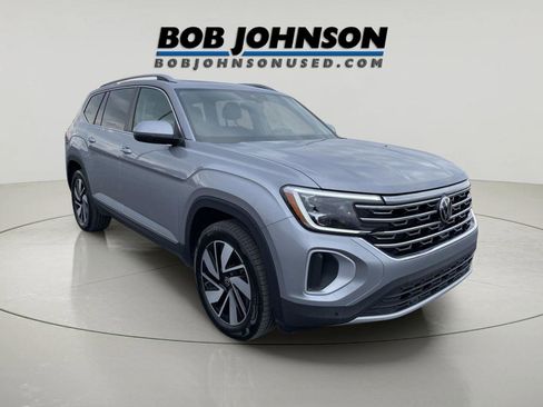 Used 2025 Volkswagen Atlas SEL image 1