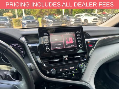 Used 2022 Toyota Camry SE FWD image 13