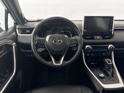 Used 2022 Toyota RAV4 XSE AWD/4WD image 31
