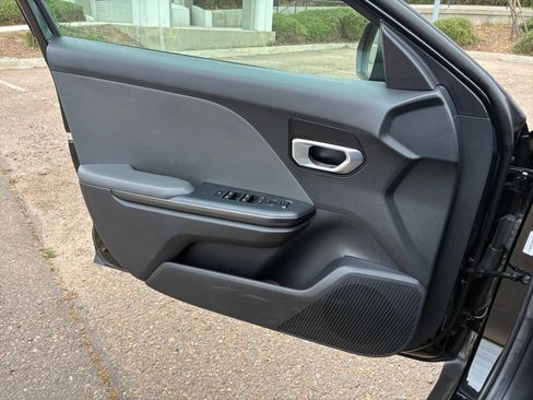 Used 2025 Kia K4 LXS image 18