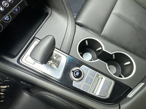 Used 2025 Genesis G70 2.5T RWD image 68