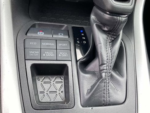 Used 2024 Toyota RAV4 LE image 14