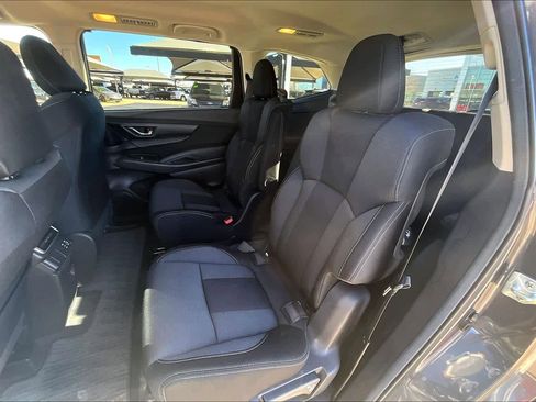 Used 2024 Subaru Ascent Premium w/ Convenience Package image 18