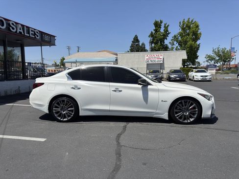 Used 2018 INFINITI Q50 Red Sport 400 w/ Sensory Package (Sport) RWD image 2