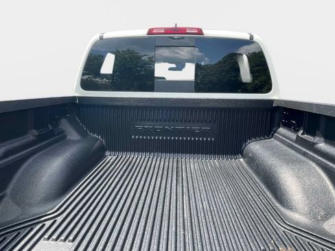 Used 2025 Nissan Frontier 4x4 Crew Cab image 11