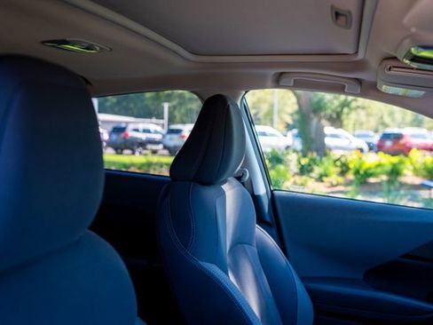 Certified 2025 Subaru Crosstrek 2.0i Premium image 9