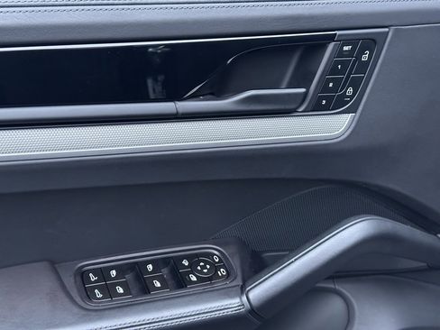 Used 2024 Porsche Cayenne S image 20