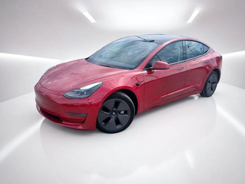 Used 2023 Tesla Model 3 Standard Range RWD image 1