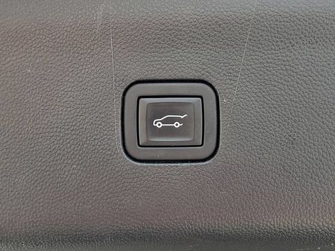 Used 2024 Buick Enclave Avenir w/ Avenir Technology Package AWD/4WD image 32