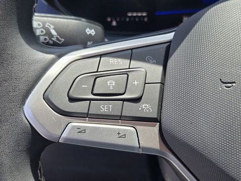 Certified 2023 Volkswagen Taos SE FWD image 27