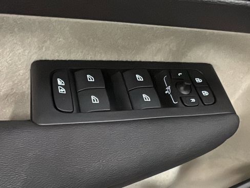 New 2026 Volvo XC40 B5 Ultra w/ Climate Package image 22