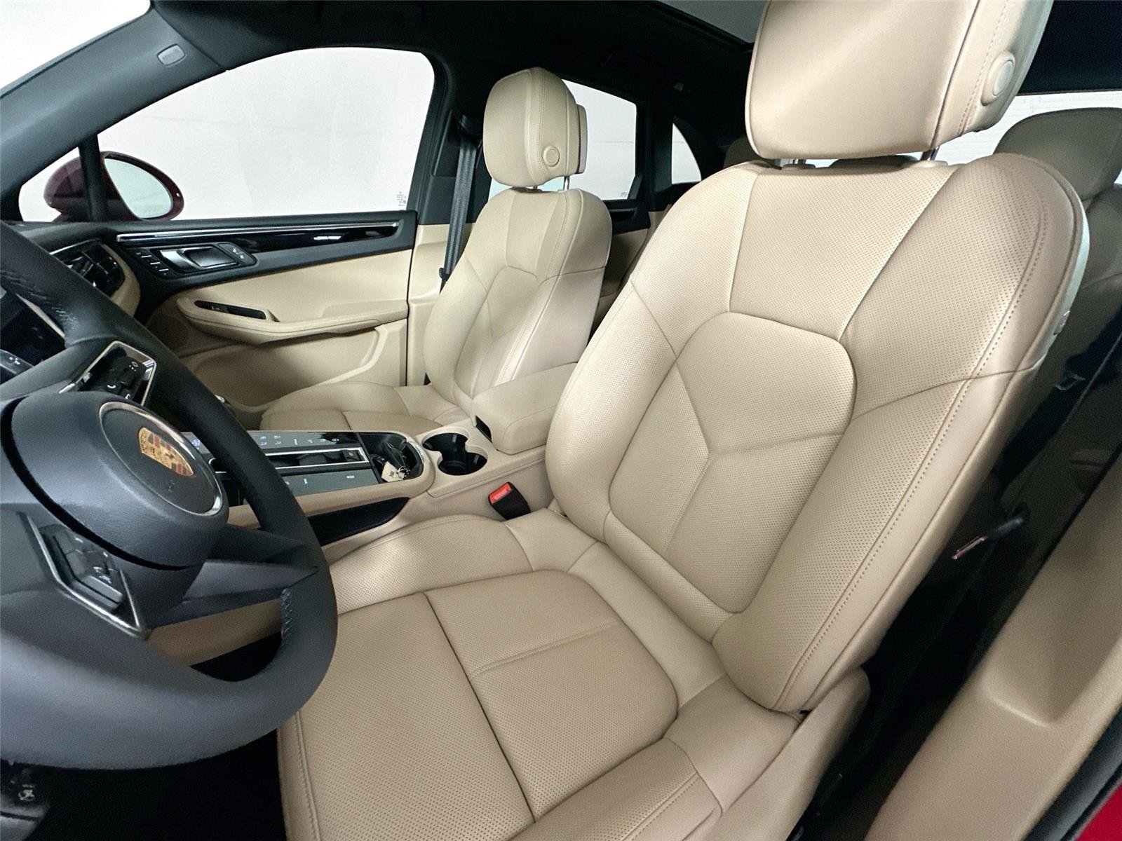Certified 2026 Porsche Macan Turbo AWD/4WD image 5