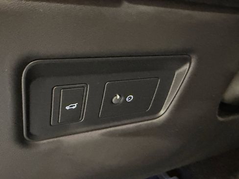 Used 2020 Land Rover Range Rover Autobiography image 31