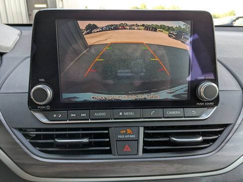 Used 2024 Nissan Altima 2.5 SV FWD image 20