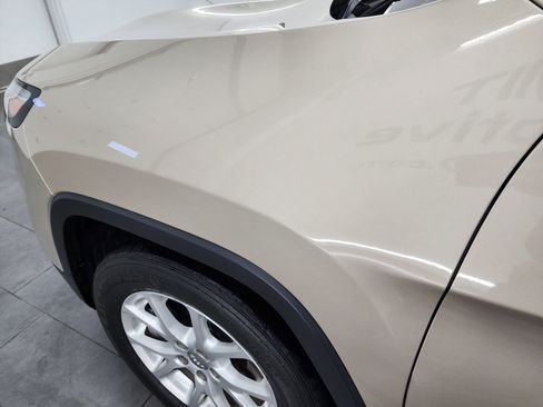 Used 2014 Jeep Cherokee Latitude FWD image 32