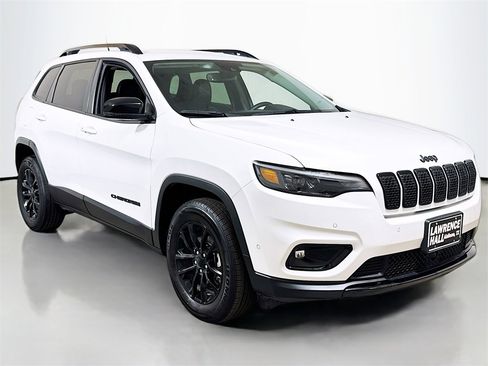 Used 2023 Jeep Cherokee Altitude Lux image 3